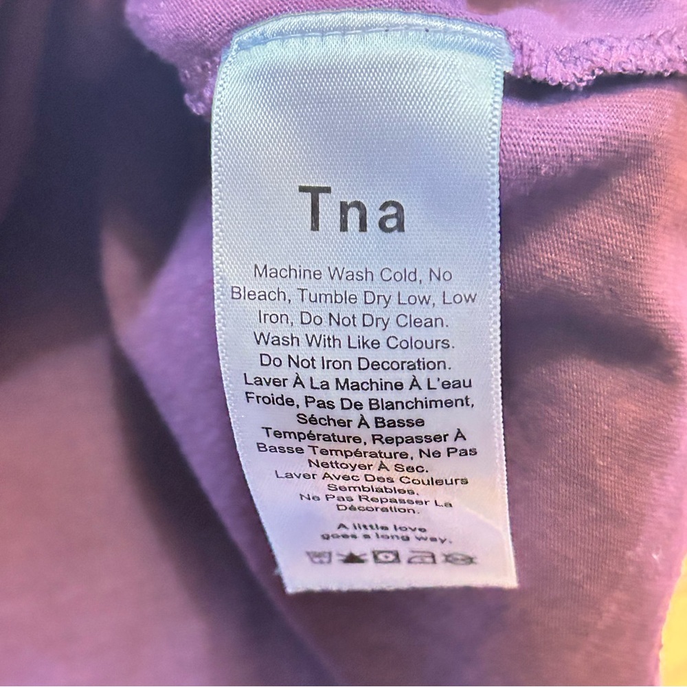 2 for 20$ 💜 Aritzia TNA Mainland T-Shirt includes Eggplant - XS - Picture 6 of 7